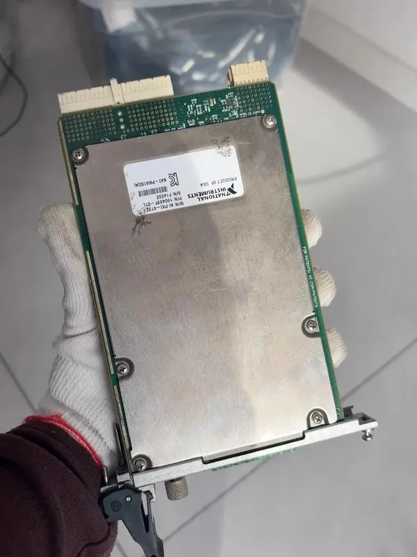 Тестер National Instruments PXI-4132