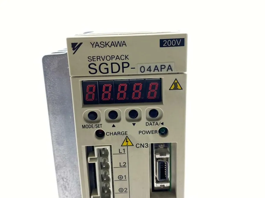 Сервопривод SGDP-04APA YASKAWA SERVOPACK SERVO DRIVE