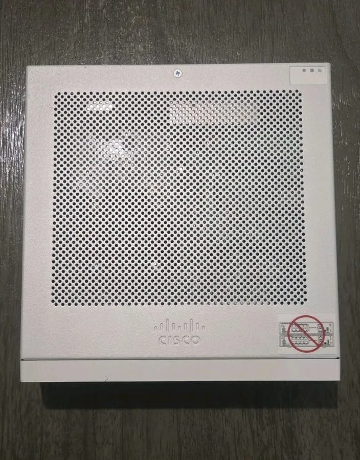Межсетевой экран Cisco FPR-1010 V01 Firepower 1010 Firewall 8-Port GbE 2x PoE+ L