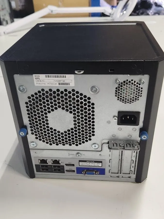 Сервер HPE ProLiant MicroServer Gen10 4-Bay SATA Server w/ Power Cable & 2.5in A