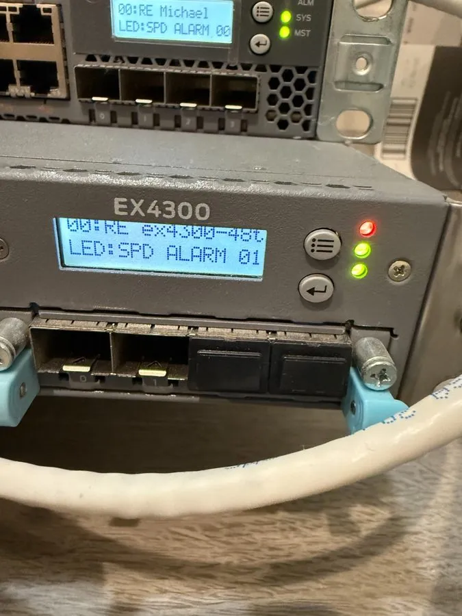 Коммутатор Juniper EX3300 and EX4300 network switches 2 switches