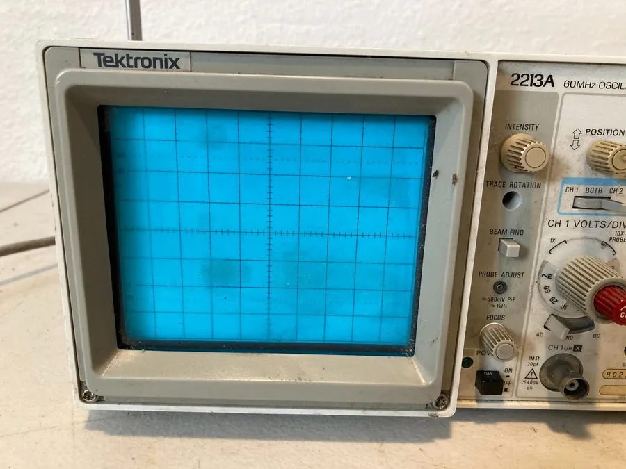 Осциллограф TEKTRONIX 2213A ANALOG OSCILLOSCOPE 250VAC