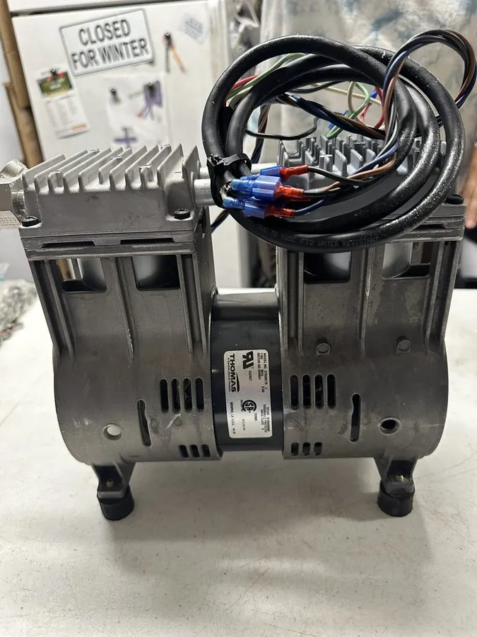 Насос Welch 2585B-01-Z03 Dry Vacuum Diaphragm Pump Oil-Free — фото лота 1