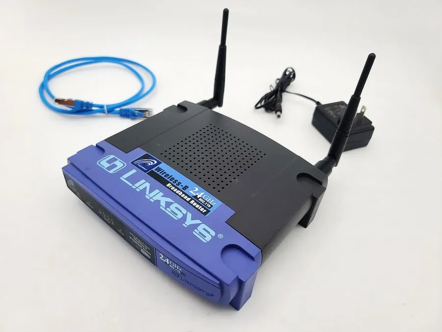 Маршрутизатор LINKSYS BEFW11S4 WIRELESS-B 2.4GHz 4-PORT BROADBAND ROUTER 802.11B