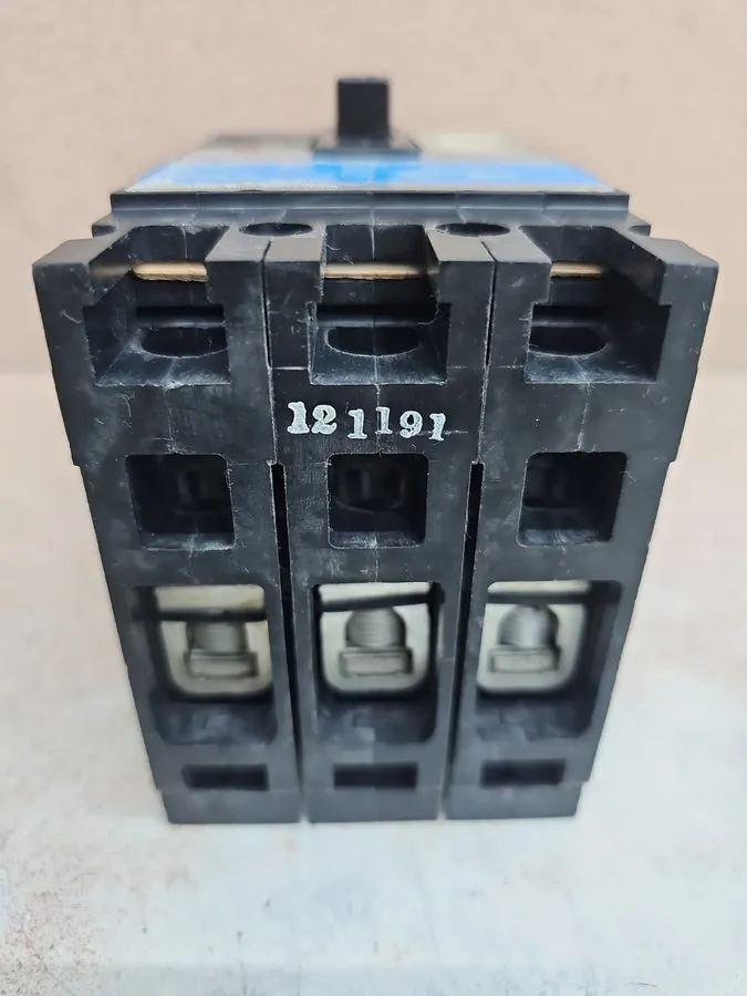 Автоматический выключатель Siemens Sentron ED43B040 Molded Case Circuit Breaker 