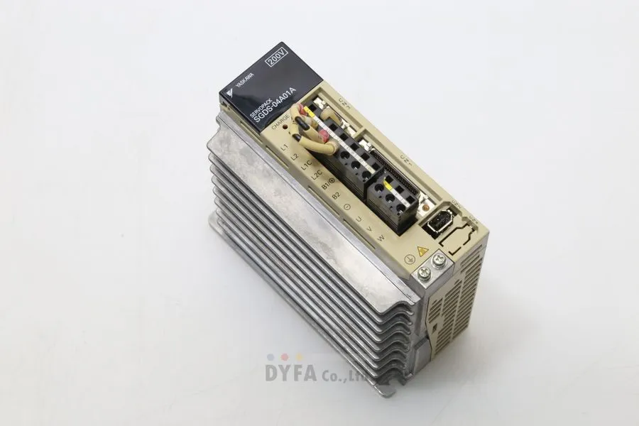 Сервопривод YASKAWA SGDS-04A01A SERVOPACK DRIVE 3PH 0-230V 0-300Hz 2.8A 400W