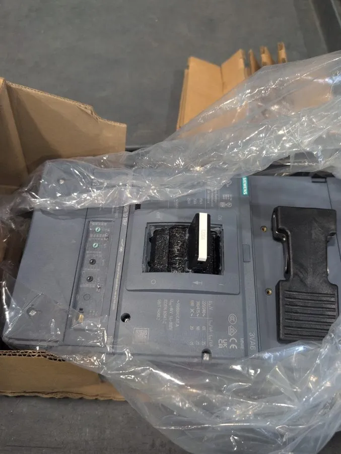 Автоматический выключатель Siemens Circuit Breaker 3VA6712-5HN31-0AA0 1200amp 3 