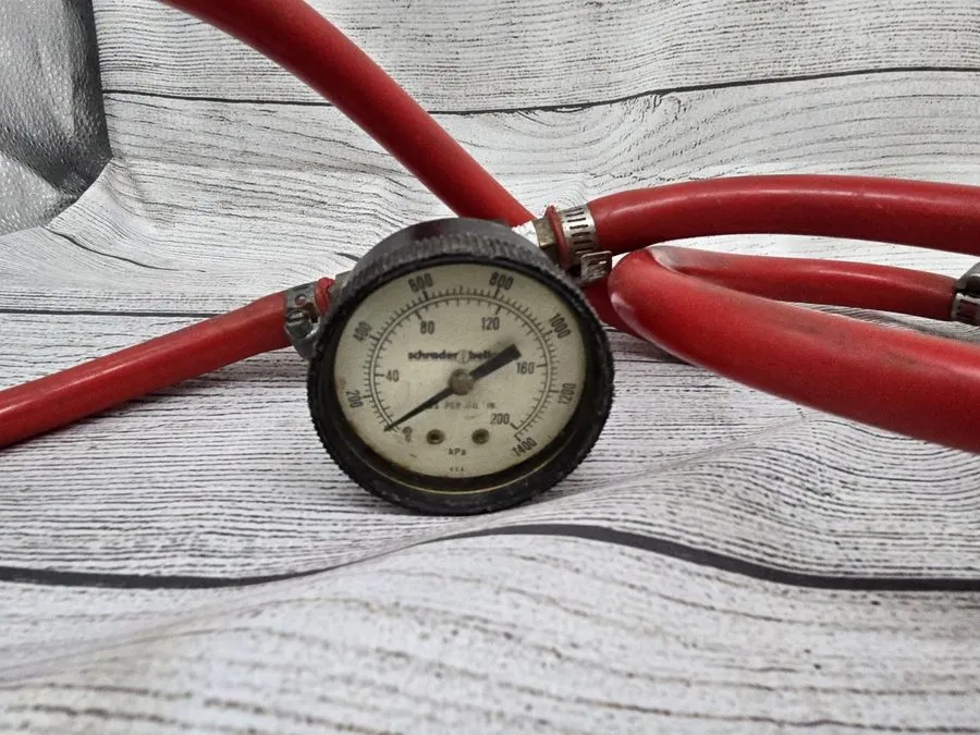 Трубопроводная арматура HARRIS MODEL 301-AR/CD60 COMPRESSED GAS REGULATOR W/ GAU