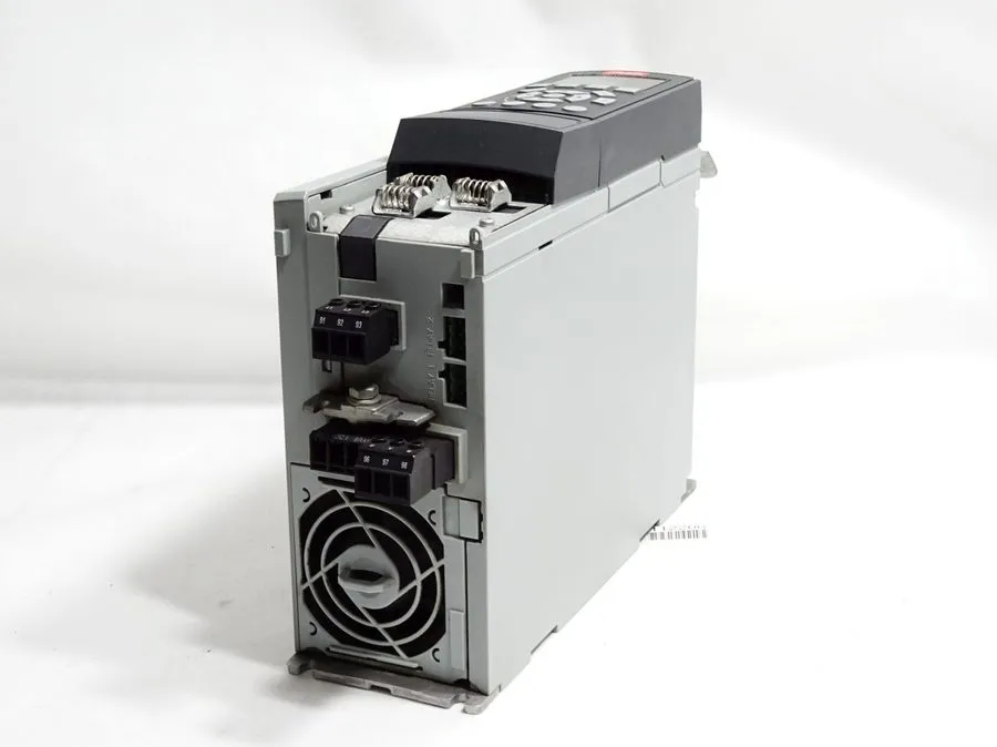 Частотный преобразователь Danfoss Variable Frequency Drive VLT FC-302P1K5T5E20H1