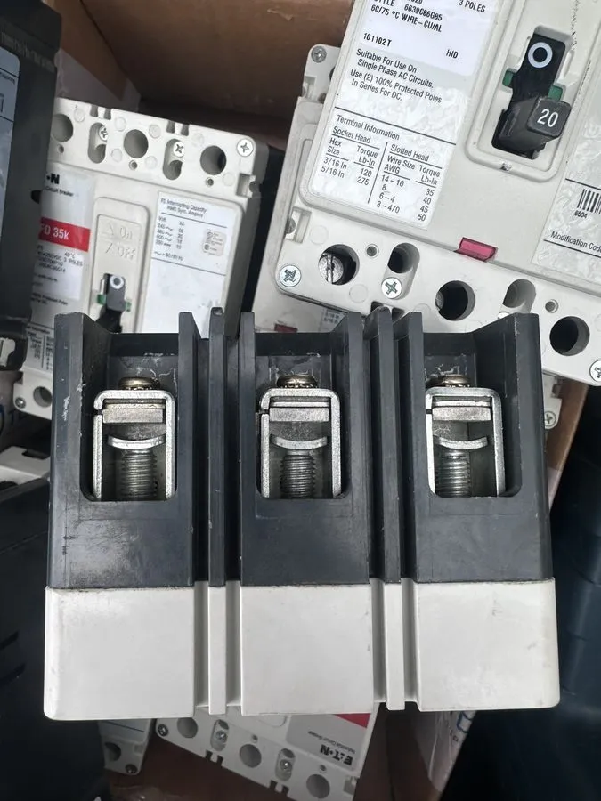 Автоматический выключатель EATON HFD3020 3 pole 20 amp 600 VAC 65kA@480v Type HF — фото лота 2