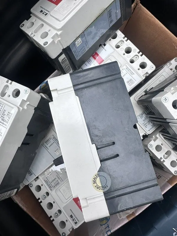 Автоматический выключатель EATON HFD3020 3 pole 20 amp 600 VAC 65kA@480v Type HF — фото лота 3
