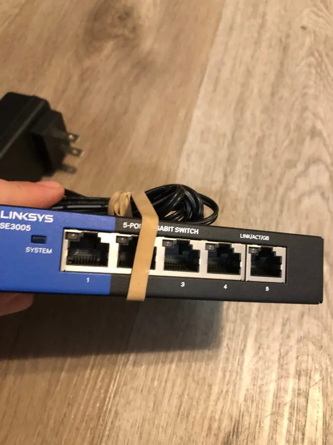 Коммутатор Linksys 5 Port Gigabit Ethernet Switch SE3005 V2 — фото лота 1