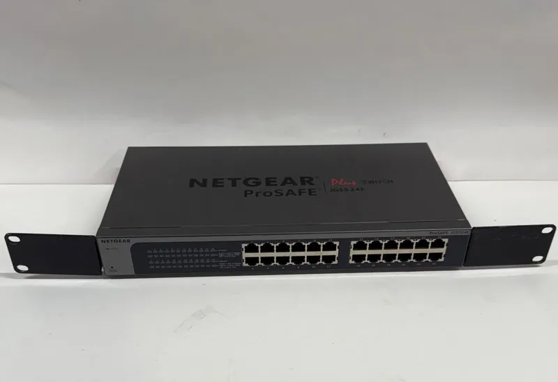 Коммутатор Netgear ProSAFE Plus JGS524E 24-Ports Rack-Mountable JGS524Ev2