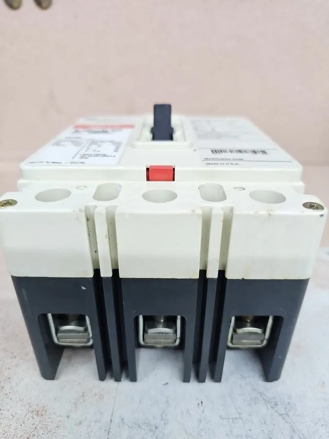 Автоматический выключатель 1 Eaton EHD3030L 30A Circuit Breaker EHD 14K 3P 480V