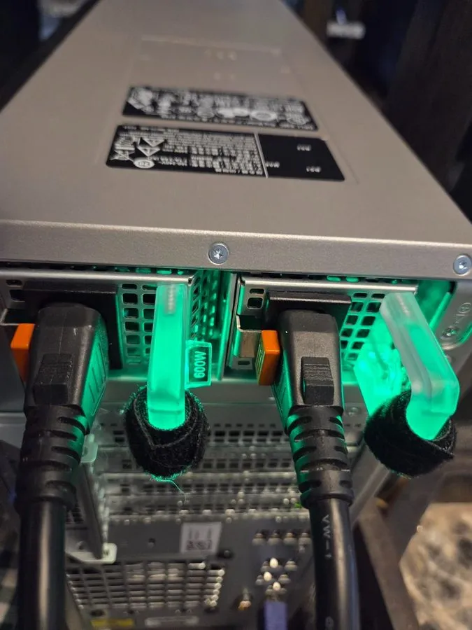 Сервер Dell Poweredge R250 1U Server E-2336 2.9GHz 6-Core 16gb Ram H755 4x Trays