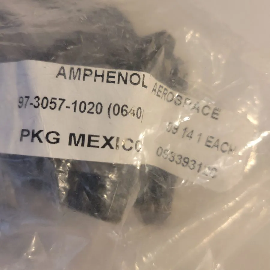 Разъём Amphenol GTCL06F-32-31P-027-B30 Circular Reverse Bayonet Connector Plug — фото лота 1