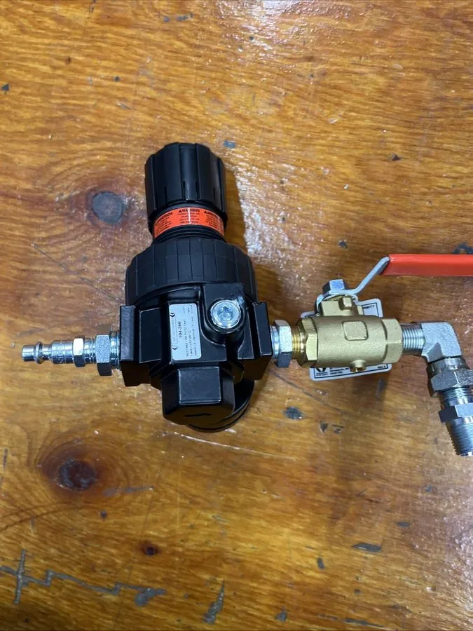 Трубопроводная арматура Air Accessories “Graco” 104-266 Pressure Regulator With  — фото лота 1