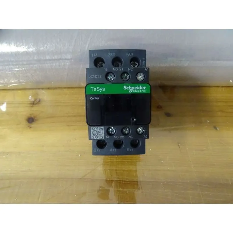 Контактор Schneider Electric Contactor 3 Pole 32A 3NO 240V AC Coil TeSys D LC1D3