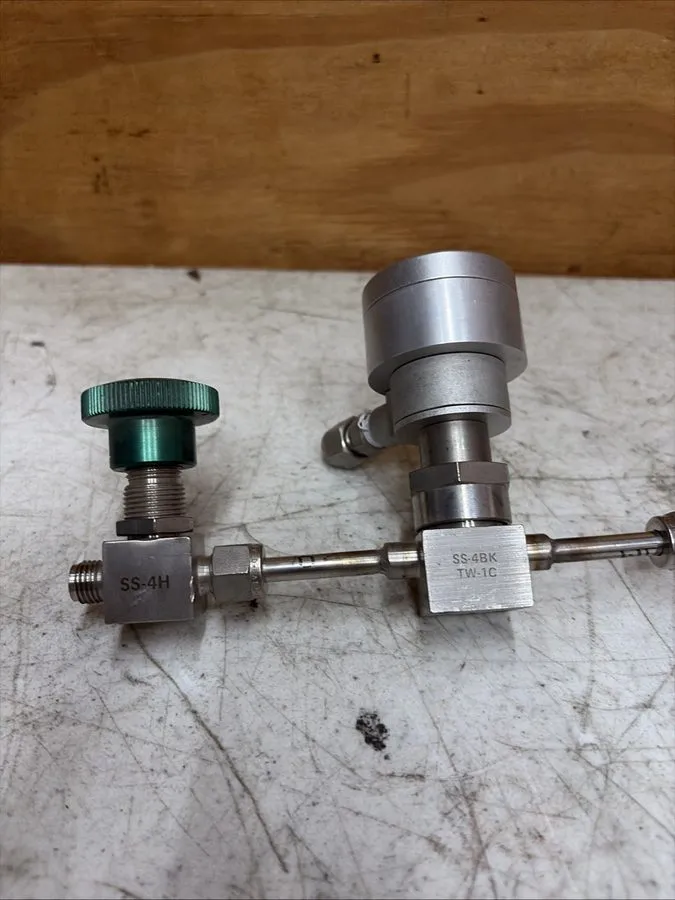 Клапан Nupro Swagelok SS-4BK V51 T Stainless Steel Bellows Sealed Valve