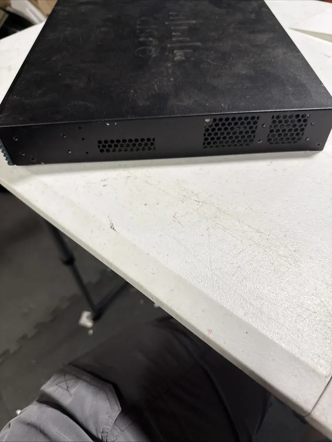 Маршрутизатор Cisco 1900 Series Model 1921 Gigabit Ethernet Service Router