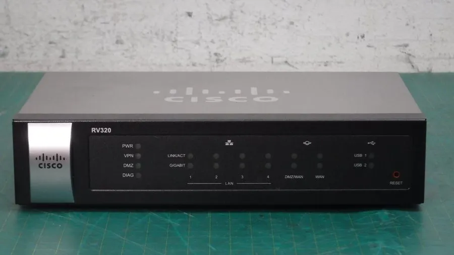 Маршрутизатор Cisco RV320 4-Port Gigabit Dual Wan VPN Security Router