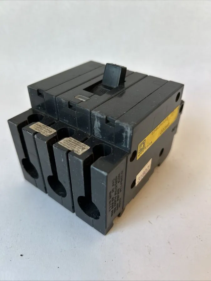 Автоматический выключатель Square D EHB34030 30A 3-Pole 480V AC Bolt-On Molded C — фото лота 2