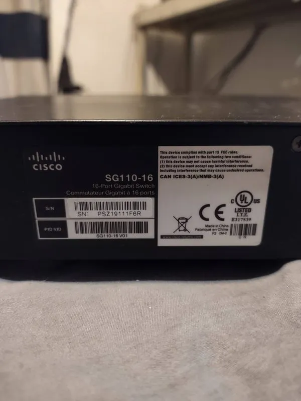 Коммутатор Cisco Small Business SG110-16 16-Port Gigabit Desktop Switch Excellen — фото лота 2
