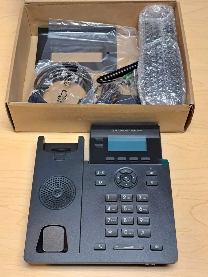 IP-телефон Grandstream Networks GRP2602 2-Line IP Phone — фото лота 1