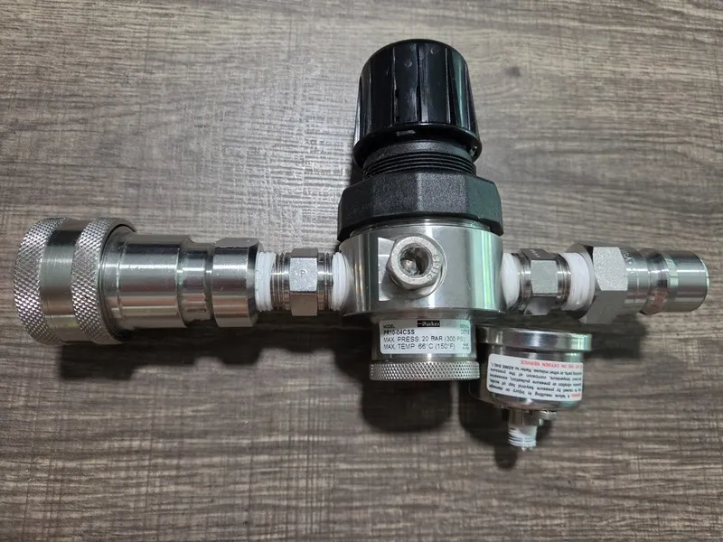 Трубопроводная арматура Parker PR10 Stainless Steel Pressure Regulator w/ 60 Ser — фото лота 1