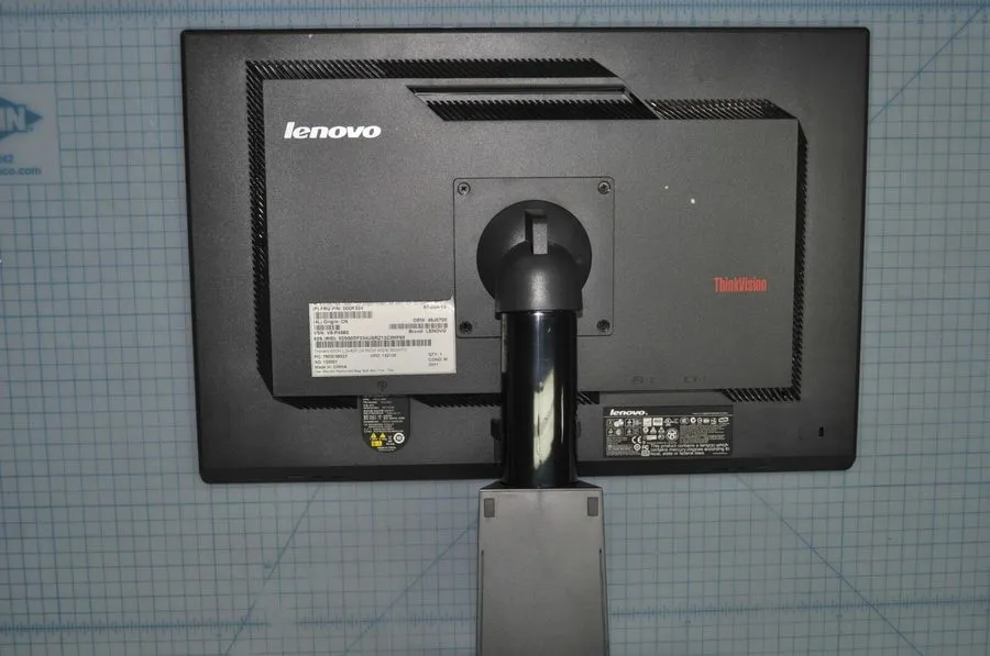 Монитор Lenovo ThinkVision LT2452p 24" Wide LED LCD Monitor — фото лота 1