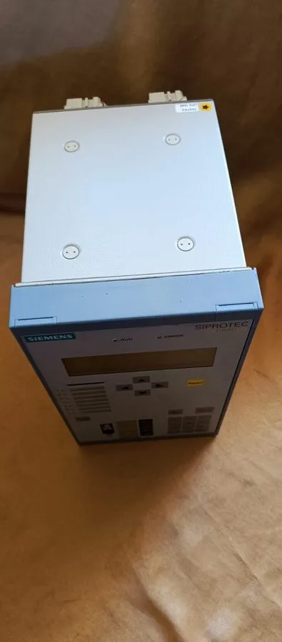 Реле защиты SIEMENS SIPROTEC 7UM61 GENERATOR PROTECTION RELAY — фото лота 2