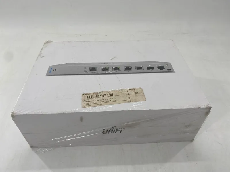 Коммутатор Ubiquiti Networks US-XG-6POE 6 Port Switch