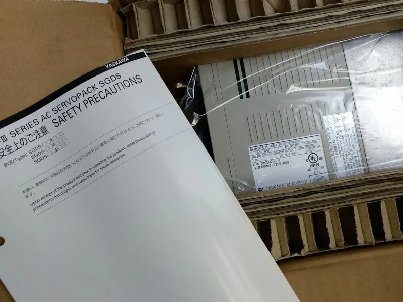 Сервопривод YASKAWA SGDS-15A72AY539 AC SERVOPACK OUTPUT: 230VAC, 0-300Hz 11.6A