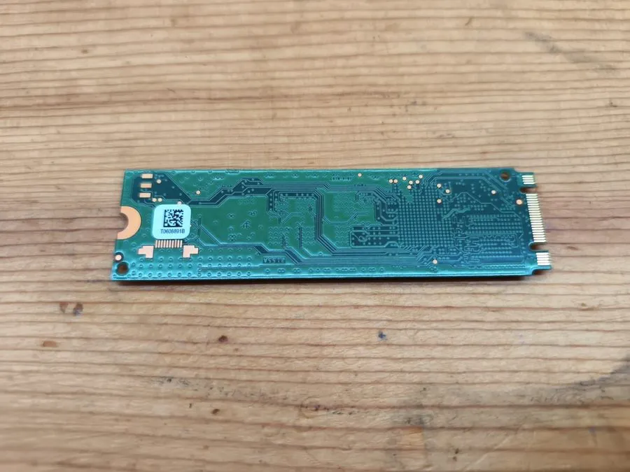 SSD-накопитель Micron 1100 512GB M.2 SATA III Internal SSD Green PCB MTFDDAV512T — фото лота 1