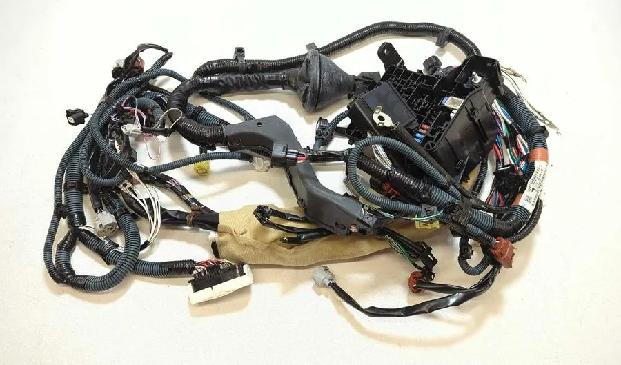 Жгут проводов Toyota Fuse Box Engine Bay ECM Wire harness 2002-2004 Camry 82115- — фото лота 2