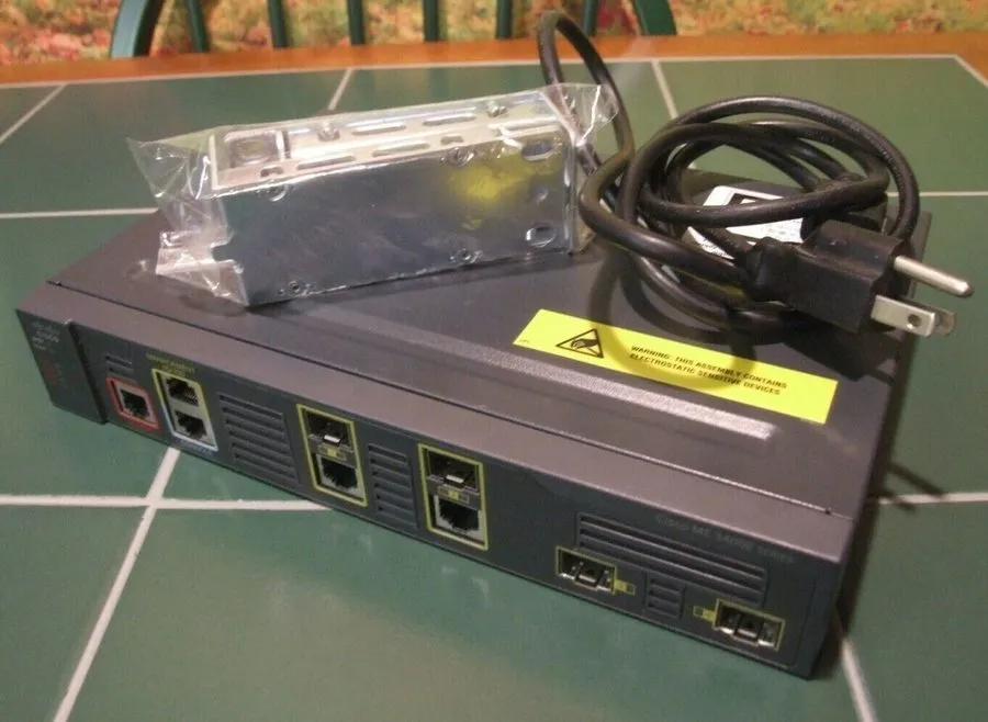 Коммутатор Cisco ME-3400EG-2CS-A 2-port Metro Ethernet Access Gigabit Switch