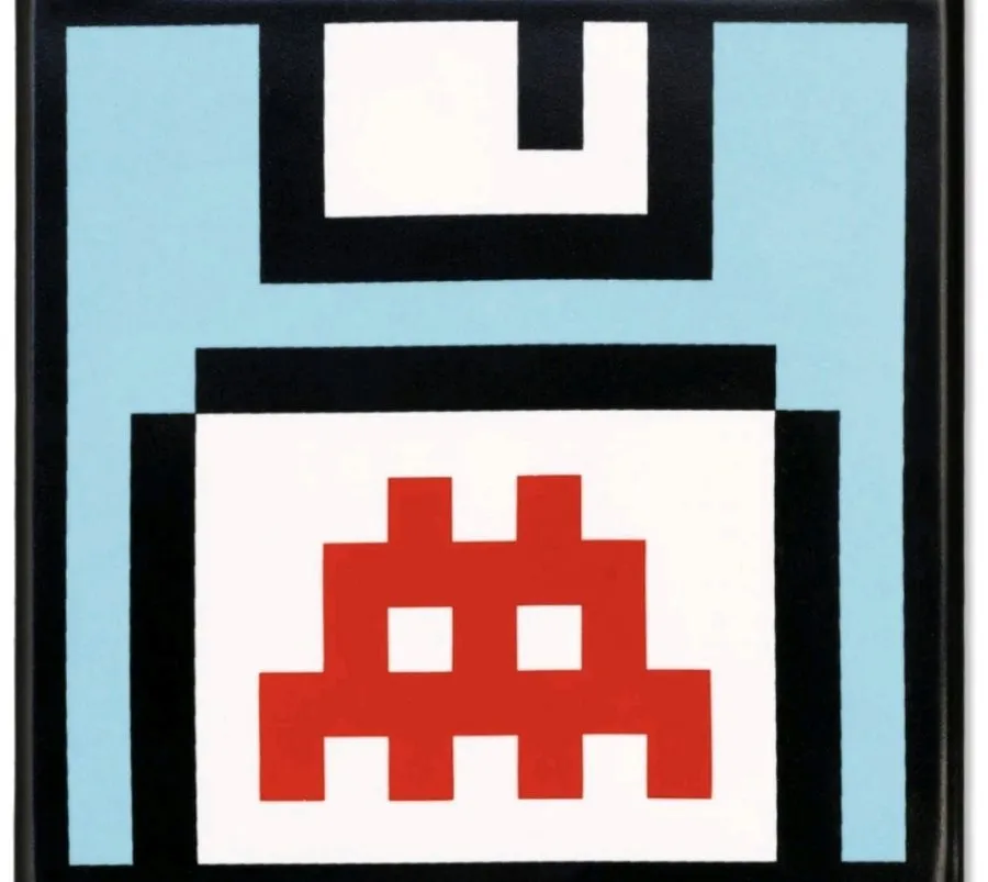 Лабораторный прибор Space Invader Floppy Disk Art Tile Beyond The Streets X/1000 — фото лота 1