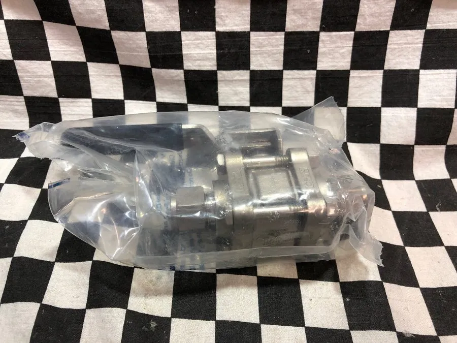Клапан SS-63TS8-SC11 Stainless Steel Ball Valve