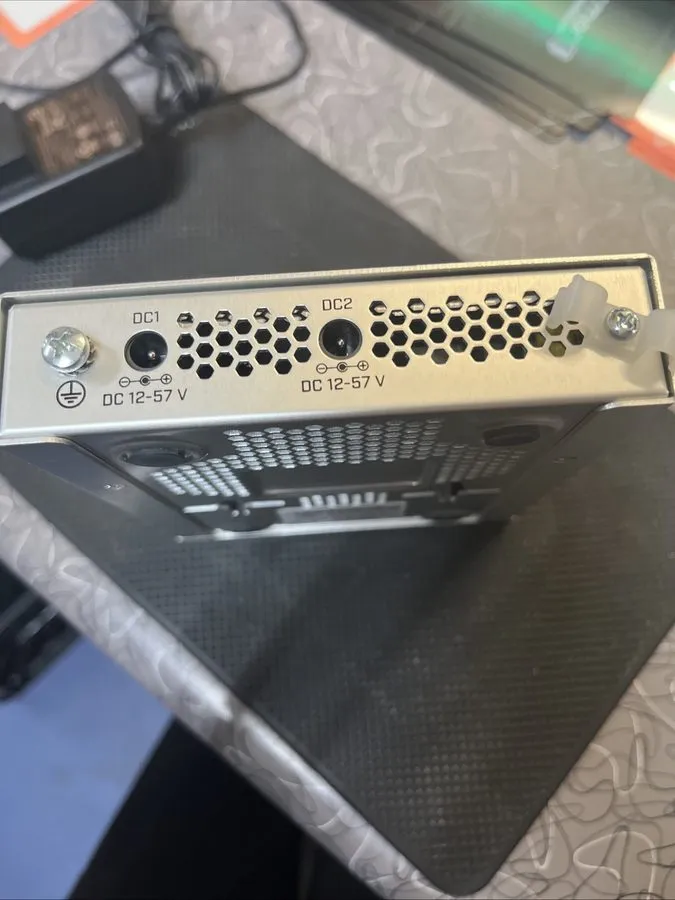 Коммутатор MikroTik 5-Port Desktop Switch, 1 Gigabit Port, 4 SFP+ 10Gbps Ports ( — фото лота 1
