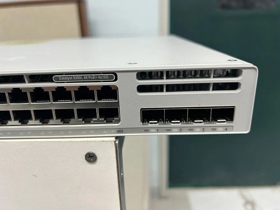 Коммутатор Cisco C9300L-48P-4X-A 48-Port 4x10G/1G SFP+ PoE+ 9300L Switch