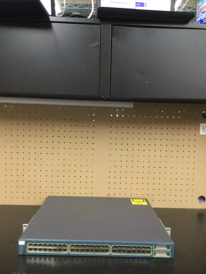 Коммутатор Cisco WS-C3550-48-SMI 48-Port Ethernet Network Switch Catalyst 3550