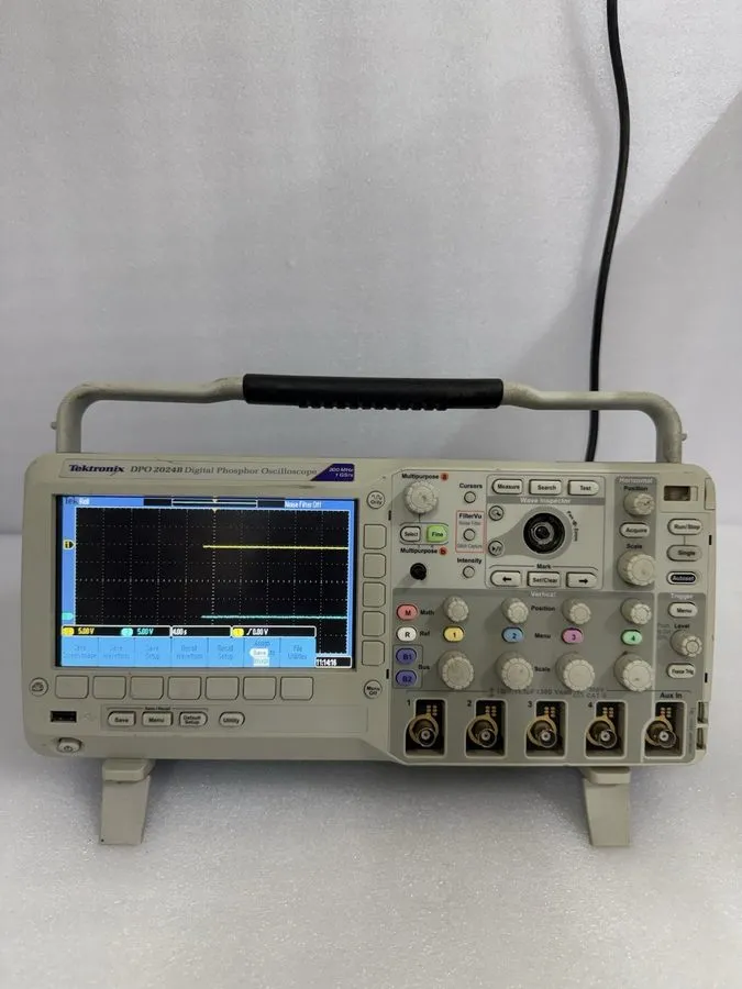 Осциллограф Tektronix DPO2024B, 200MHZ,4Ch, 1GS/s Oscilloscope — фото лота 1
