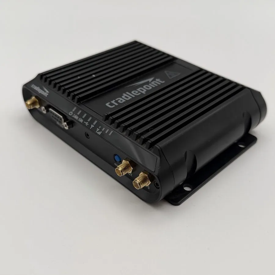 Маршрутизатор Cradlepoint IBR1100LP6 Compact Rugged Dual Band Cellular LTE Modem