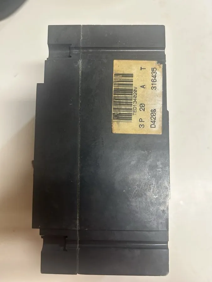 Автоматический выключатель GE Ted134020V 3-Pole 20A 480V 18kA Bolt-On Circuit Br — фото лота 2