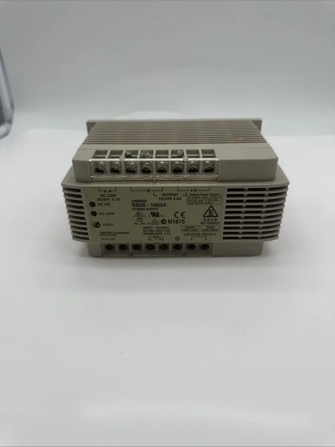 Блок питания Omron S82K S82K-10024 Switching Power Supply 24VDC 4.2A 100W DIN Ra — фото лота 1