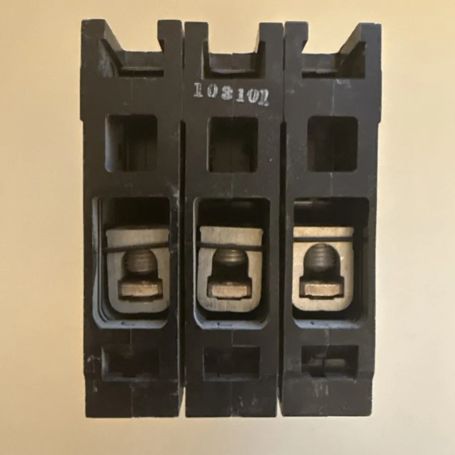 Автоматический выключатель Siemens Sentron HED43B060 60A 3-Pole 480V AC Bolt-On 