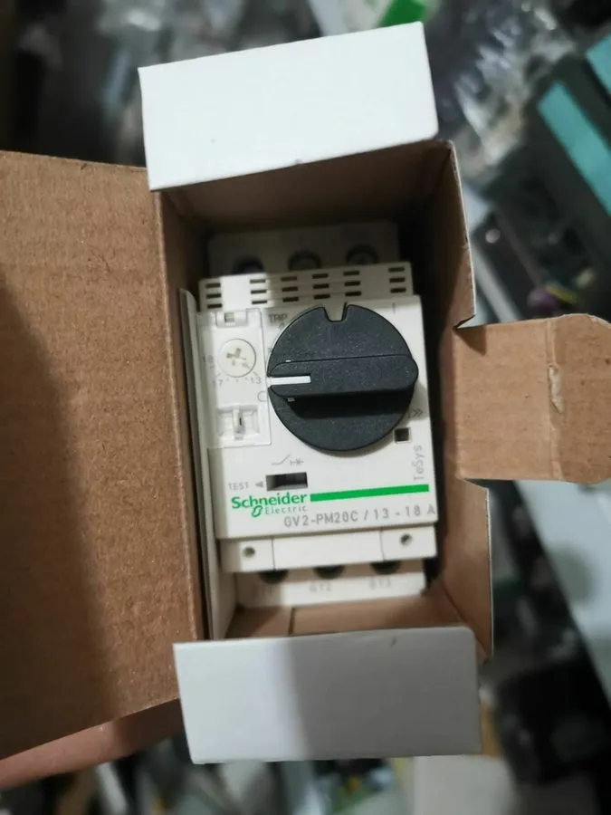 Автоматический выключатель Schneider GV2PM20C 13-18A Motor circuit breaker