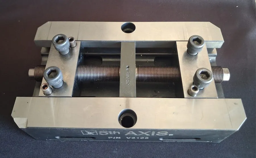 Режущий инструмент 5th Axis V6105 Self-Centering Machine Vise — фото лота 2