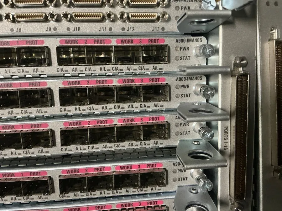 Коммутатор Cisco A900-IMA4OS — фото лота 1
