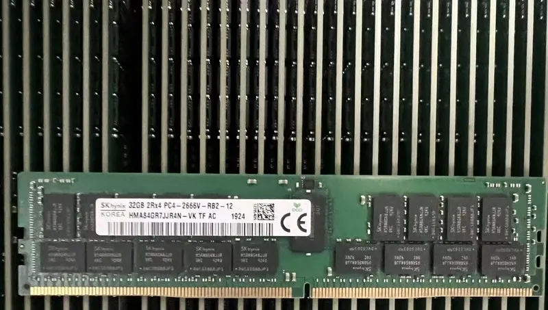 Модуль памяти SK hynix 32GB DDR4 PC4-2666V 288-Pin RDIMM ECC Registered RAM HMA8